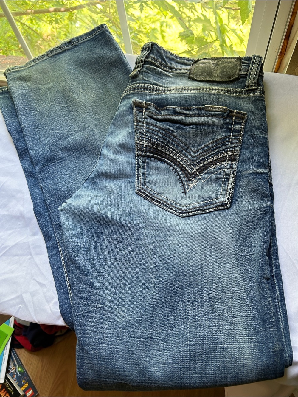 Salvage men’s Faded Blue Boot Cut Jeans with Contrast Stitching sz 31l